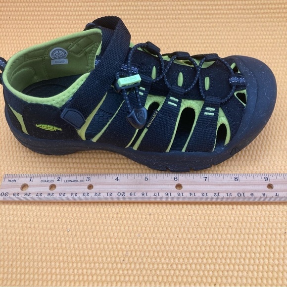 Keen Newport H2 Black & Lime Green Sport Sandals. Boys Size 4 - Picture 7 of 8